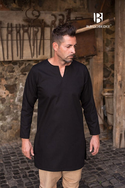Under Tunic Leif
