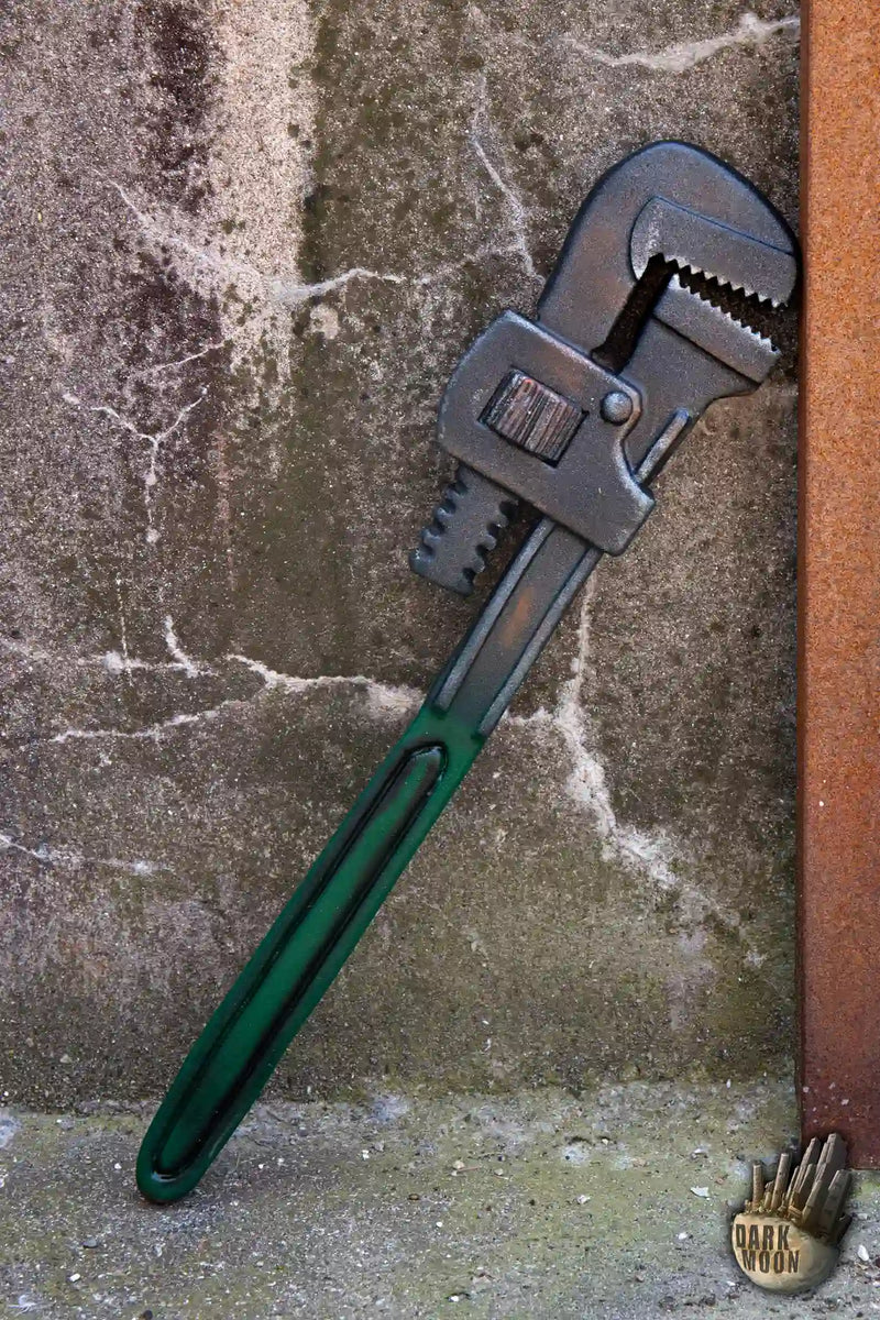 Monkey wrench